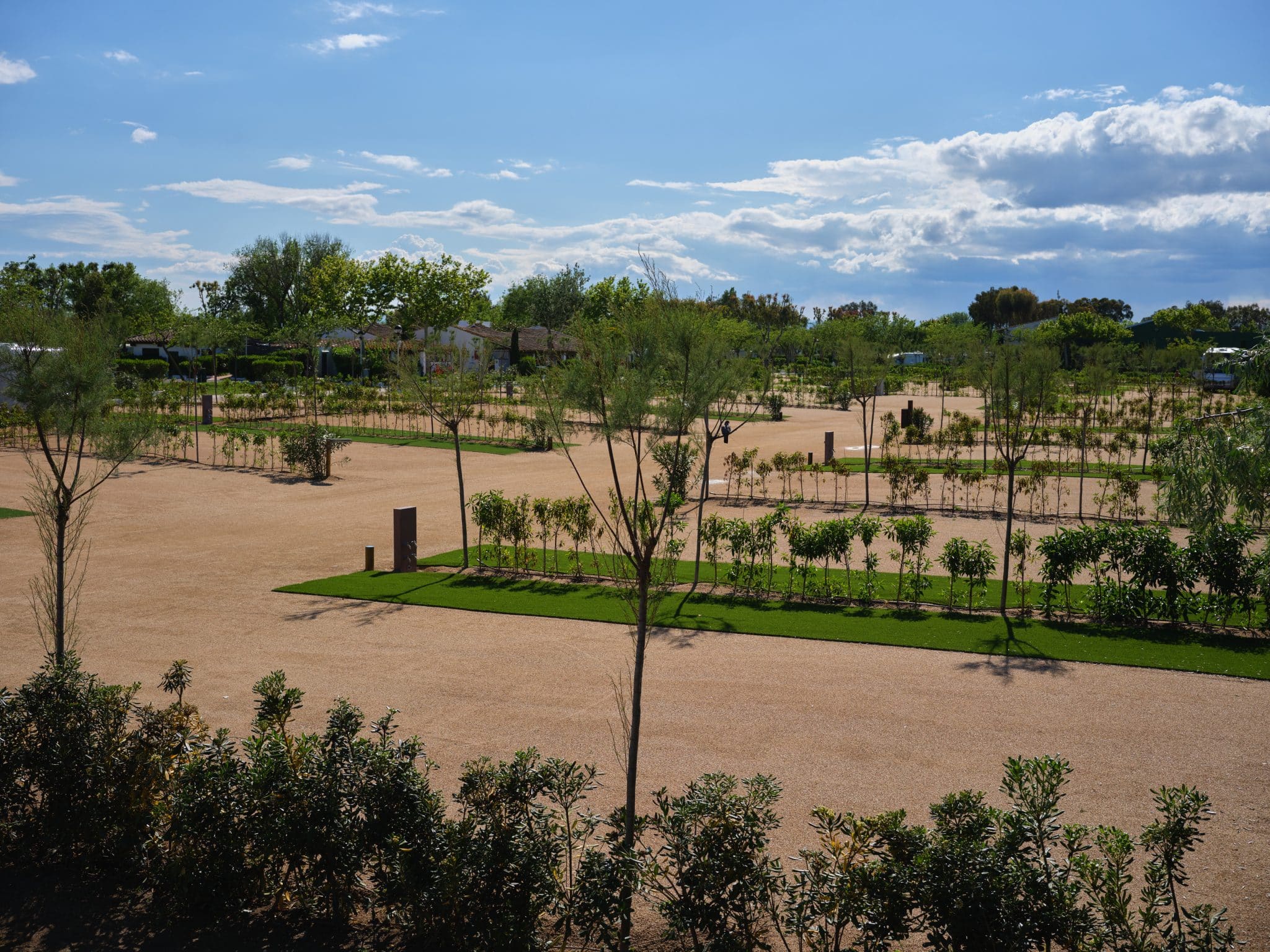 Área de autocaravanas Camping Nàutic Almata en Castelló d'Empúries, Girona